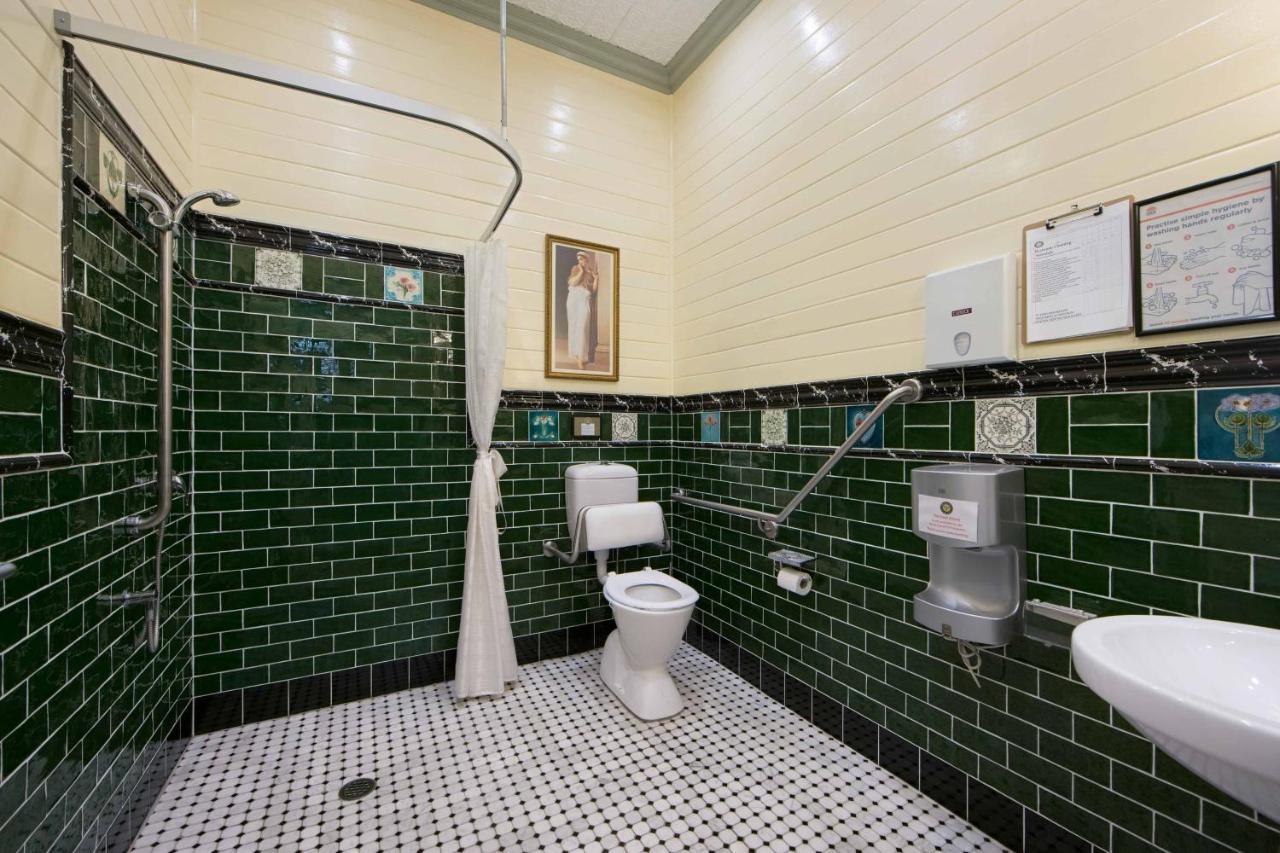 The Old Bank Gladstone Licensed Restaurant & Boutique Accommodation Hat Head Eksteriør bilde